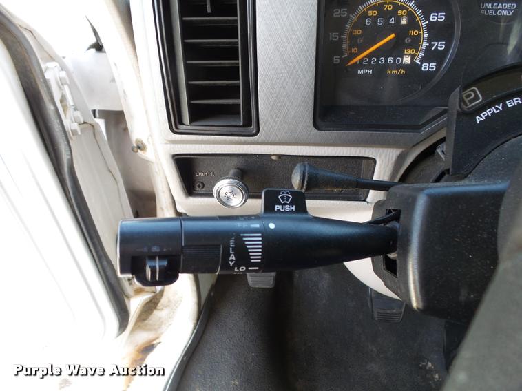 image for item DA2648 1995 Chevrolet 30 HD shuttle bus