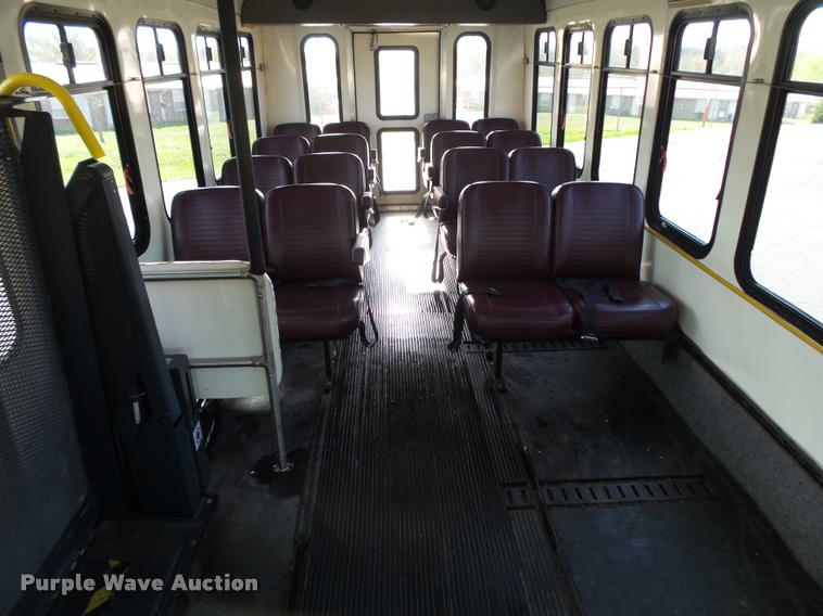 image for item DA2648 1995 Chevrolet 30 HD shuttle bus