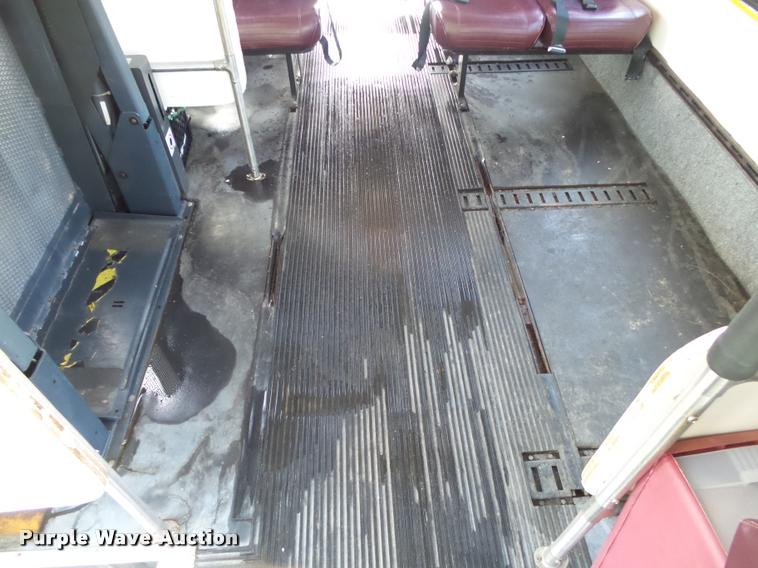 image for item DA2648 1995 Chevrolet 30 HD shuttle bus