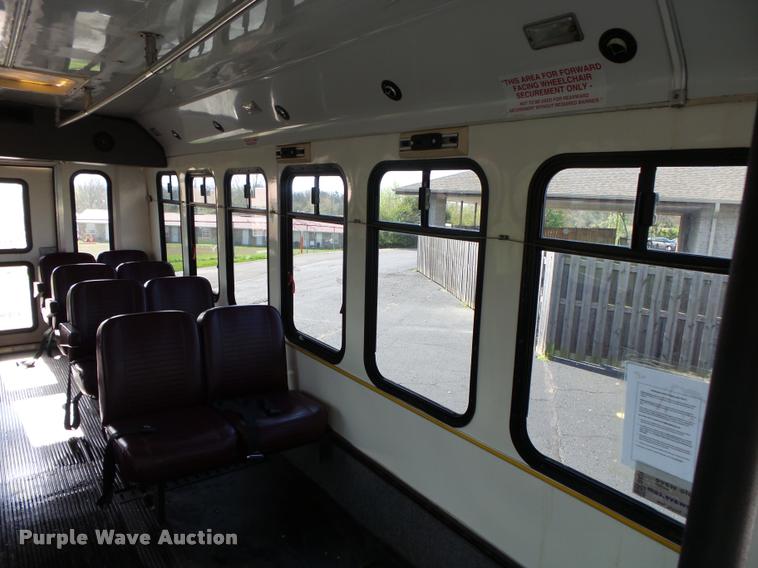 image for item DA2648 1995 Chevrolet 30 HD shuttle bus