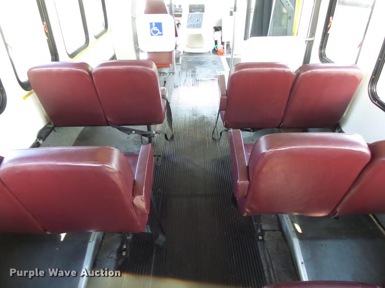 image for item DA2648 1995 Chevrolet 30 HD shuttle bus