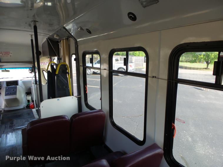 image for item DA2648 1995 Chevrolet 30 HD shuttle bus