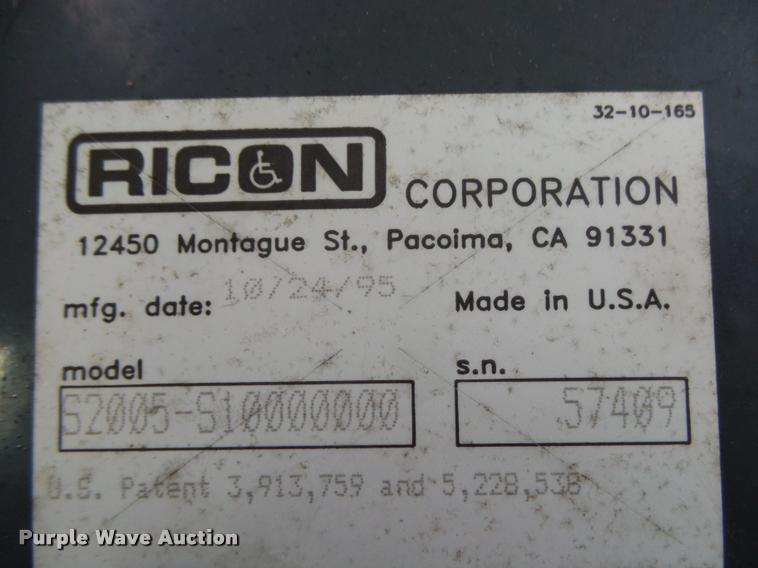 image for item DA2648 1995 Chevrolet 30 HD shuttle bus