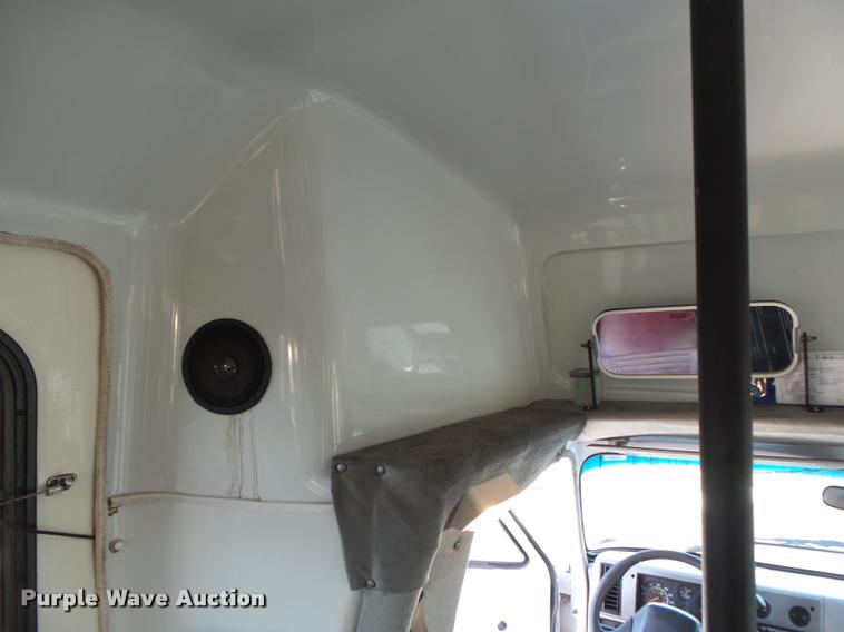 image for item DA2648 1995 Chevrolet 30 HD shuttle bus