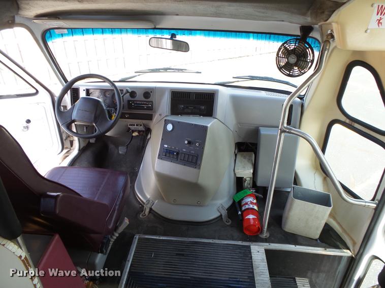 image for item DA2648 1995 Chevrolet 30 HD shuttle bus