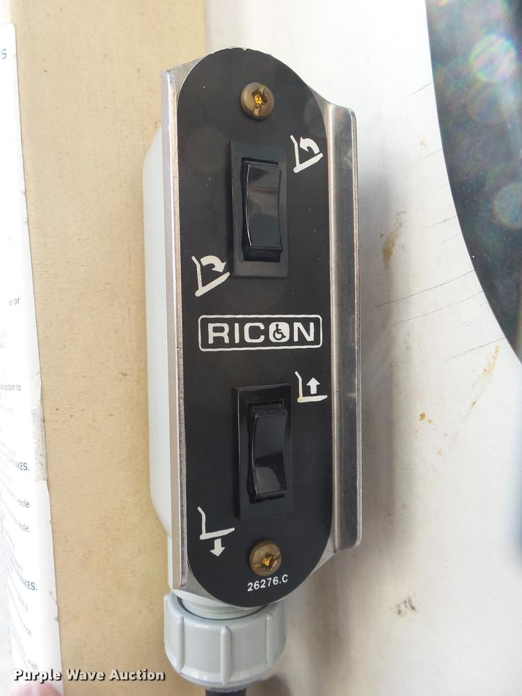 image for item DA2648 1995 Chevrolet 30 HD shuttle bus