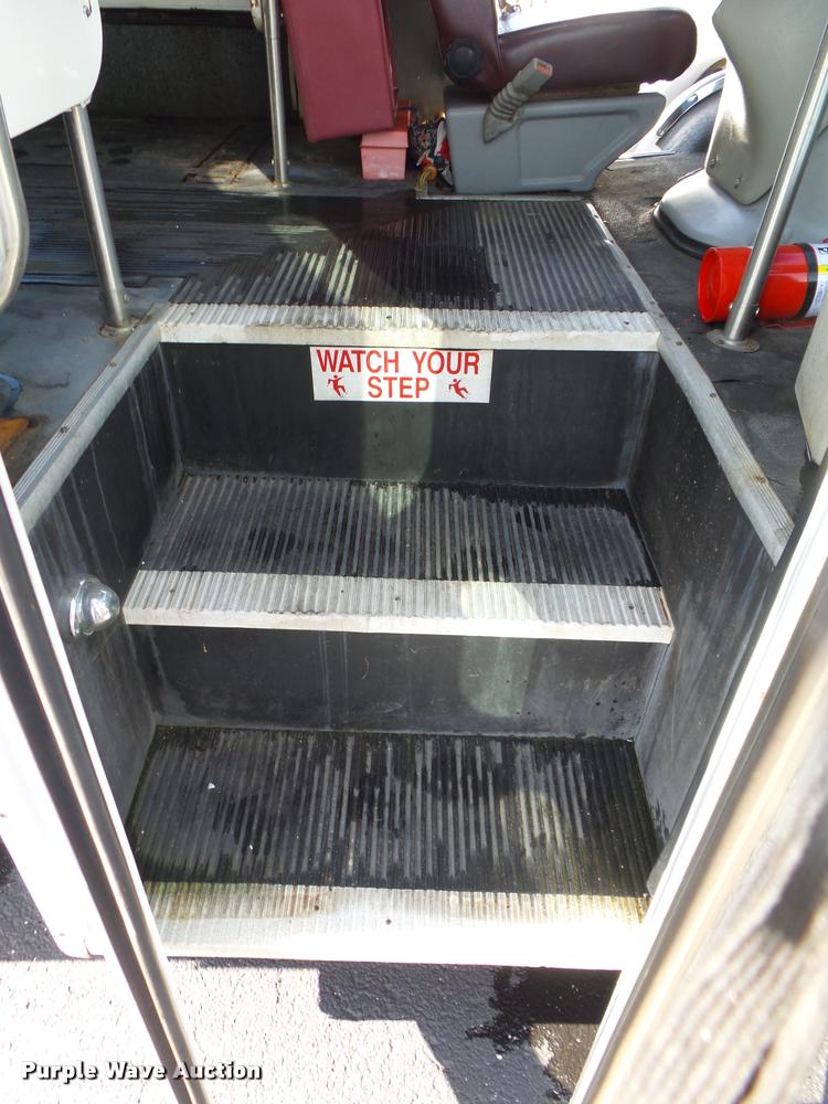 image for item DA2648 1995 Chevrolet 30 HD shuttle bus