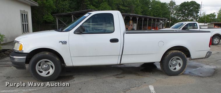 image for item DA2674 2002 Ford F150 XL pickup truck