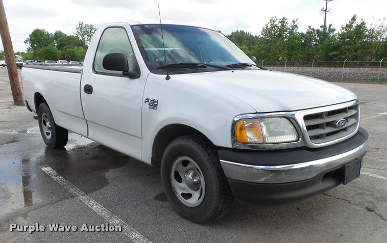 image for item DA2674 2002 Ford F150 XL pickup truck