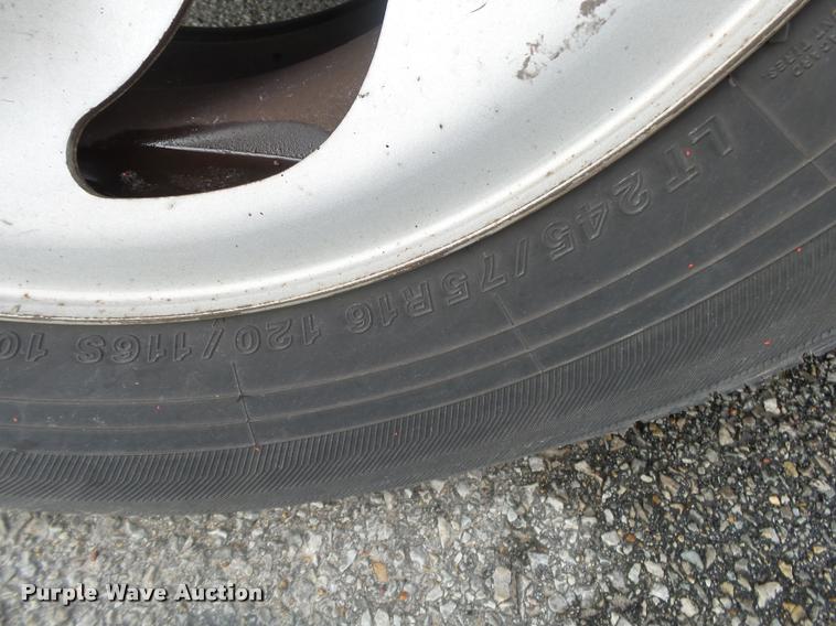 image for item DA2674 2002 Ford F150 XL pickup truck