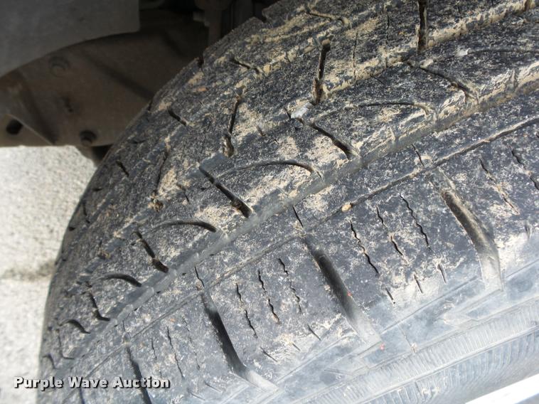 image for item DA2674 2002 Ford F150 XL pickup truck