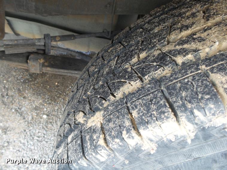 image for item DA2674 2002 Ford F150 XL pickup truck