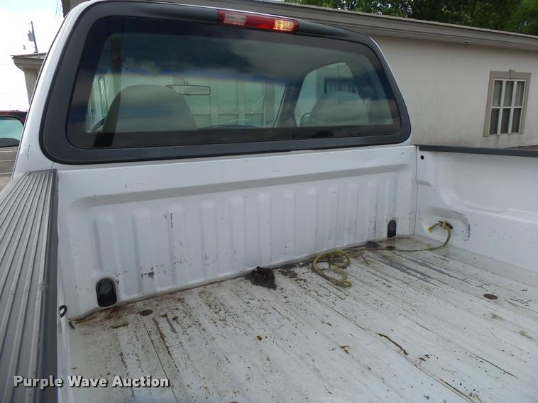 image for item DA2674 2002 Ford F150 XL pickup truck