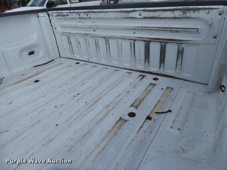 image for item DA2674 2002 Ford F150 XL pickup truck