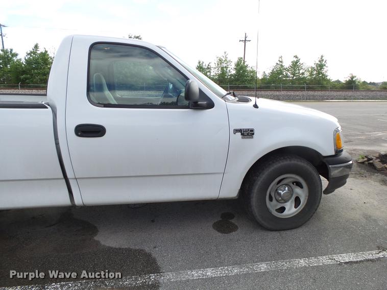 image for item DA2674 2002 Ford F150 XL pickup truck