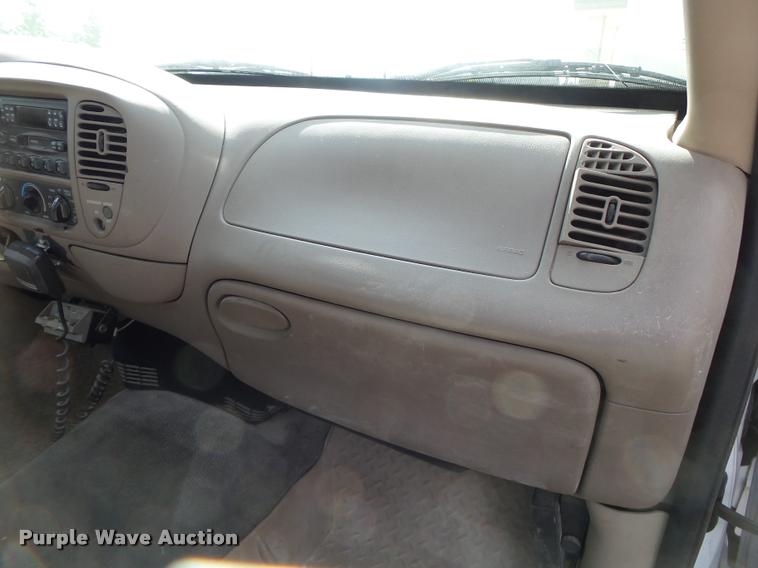 image for item DA2674 2002 Ford F150 XL pickup truck