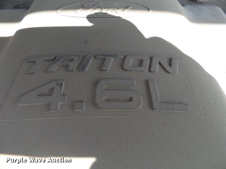 image for item DA2674 2002 Ford F150 XL pickup truck