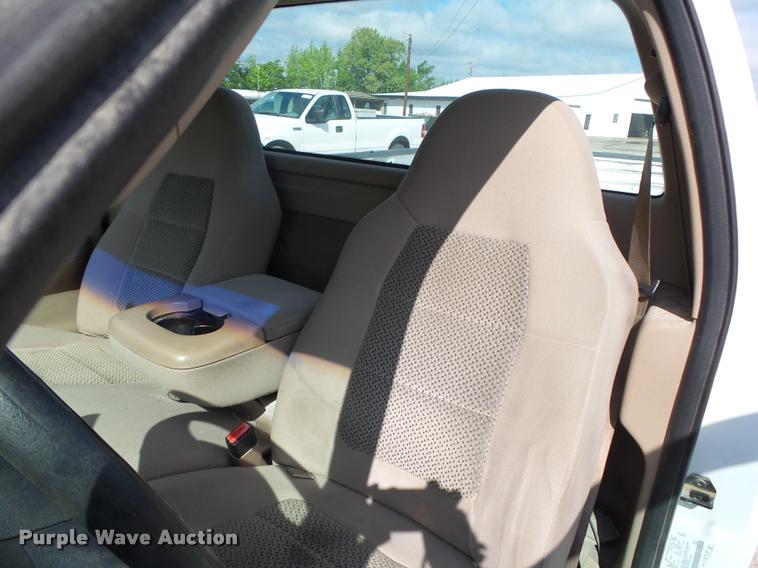 image for item DA2674 2002 Ford F150 XL pickup truck