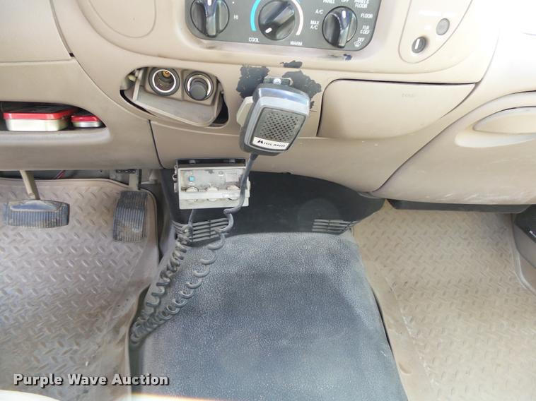 image for item DA2674 2002 Ford F150 XL pickup truck