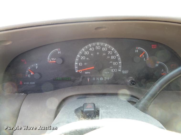 image for item DA2674 2002 Ford F150 XL pickup truck