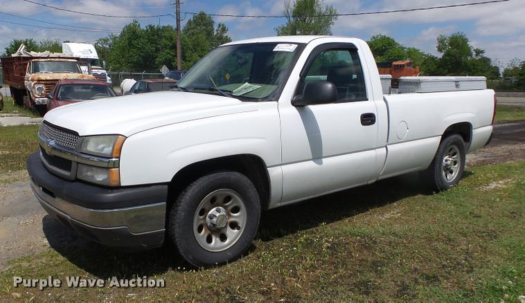 image for item DA2677 2005 Chevrolet Silverado 1500 pickup truck