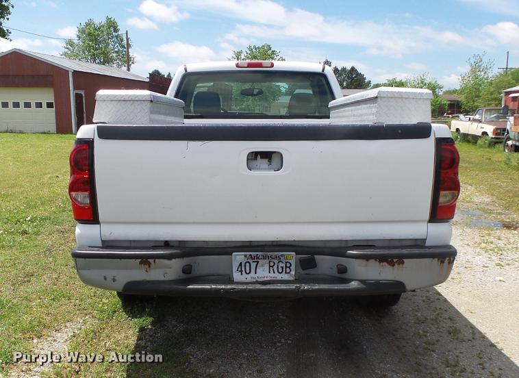 image for item DA2677 2005 Chevrolet Silverado 1500 pickup truck