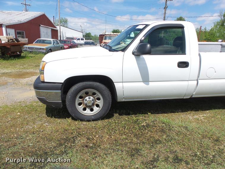 image for item DA2677 2005 Chevrolet Silverado 1500 pickup truck