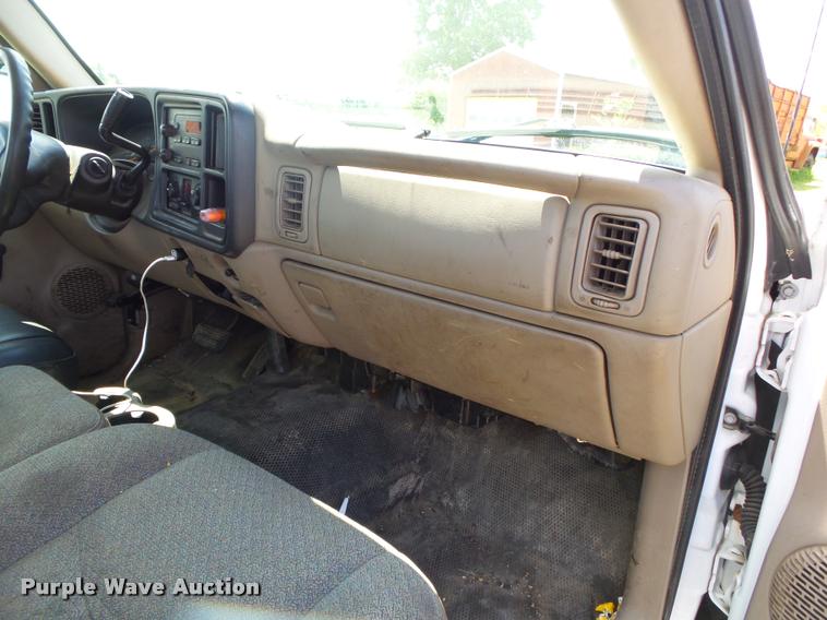 image for item DA2677 2005 Chevrolet Silverado 1500 pickup truck