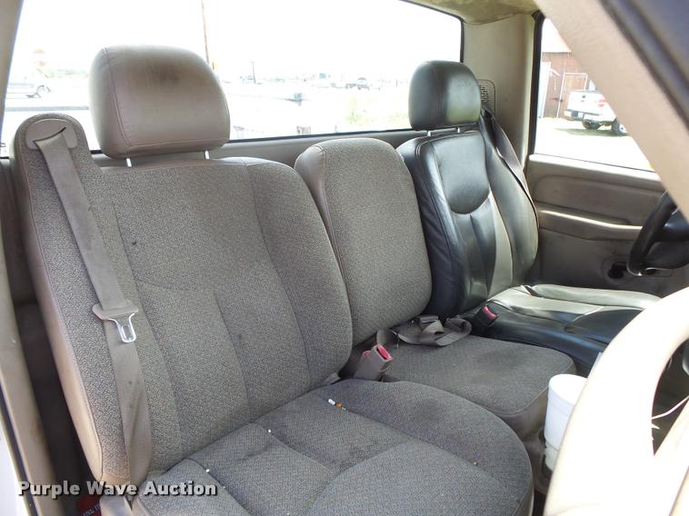 image for item DA2677 2005 Chevrolet Silverado 1500 pickup truck