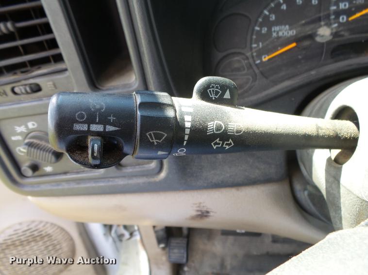 image for item DA2677 2005 Chevrolet Silverado 1500 pickup truck