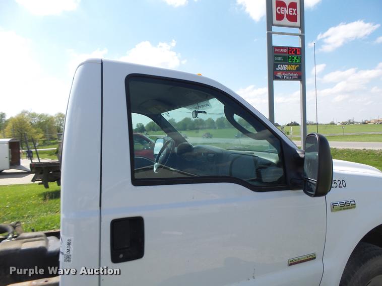 image for item DA3468 2006 Ford F350 Super Duty pickup truck chassis