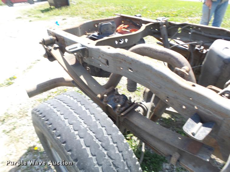 image for item DA3468 2006 Ford F350 Super Duty pickup truck chassis