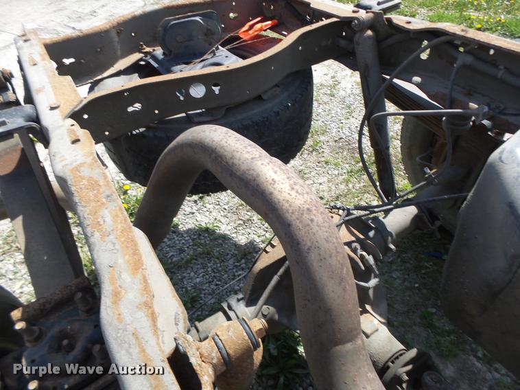 image for item DA3468 2006 Ford F350 Super Duty pickup truck chassis