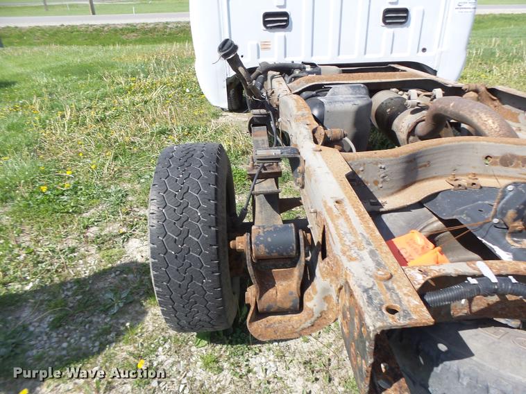 image for item DA3468 2006 Ford F350 Super Duty pickup truck chassis