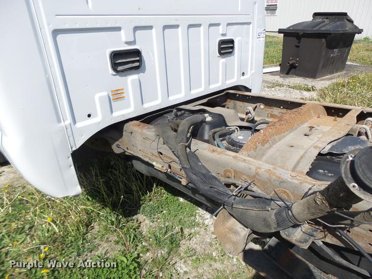 image for item DA3468 2006 Ford F350 Super Duty pickup truck chassis
