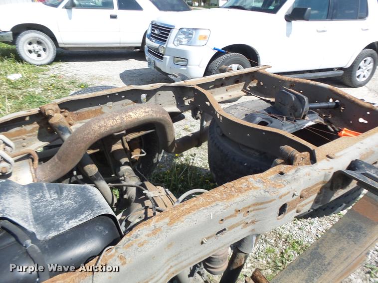 image for item DA3468 2006 Ford F350 Super Duty pickup truck chassis