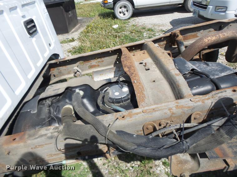 image for item DA3468 2006 Ford F350 Super Duty pickup truck chassis