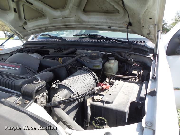 image for item DA3468 2006 Ford F350 Super Duty pickup truck chassis