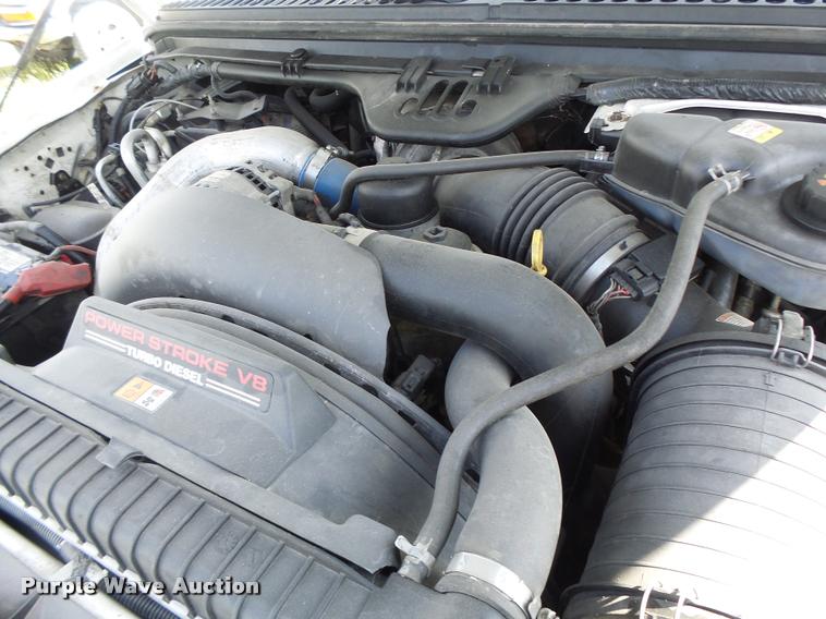 image for item DA3468 2006 Ford F350 Super Duty pickup truck chassis