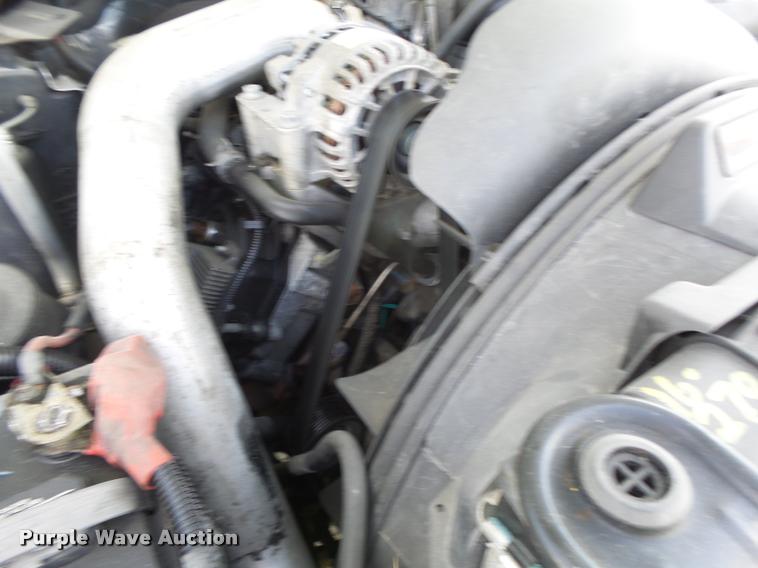 image for item DA3468 2006 Ford F350 Super Duty pickup truck chassis