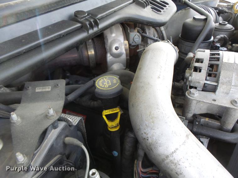 image for item DA3468 2006 Ford F350 Super Duty pickup truck chassis