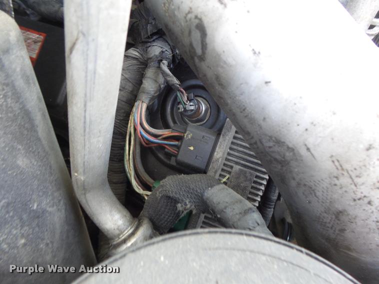 image for item DA3468 2006 Ford F350 Super Duty pickup truck chassis