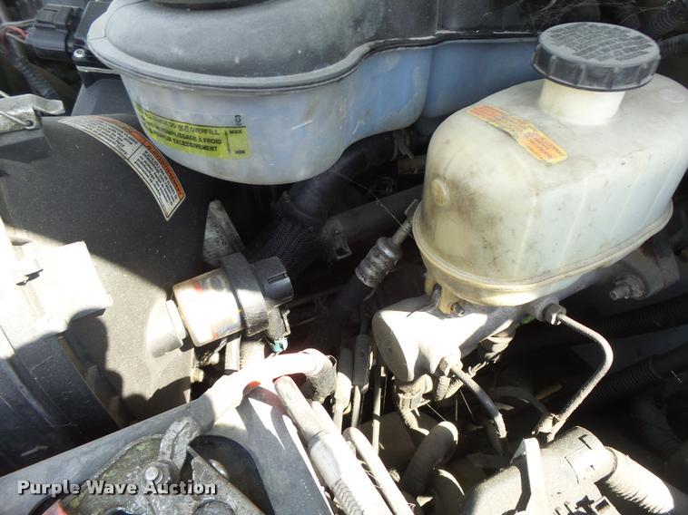 image for item DA3468 2006 Ford F350 Super Duty pickup truck chassis