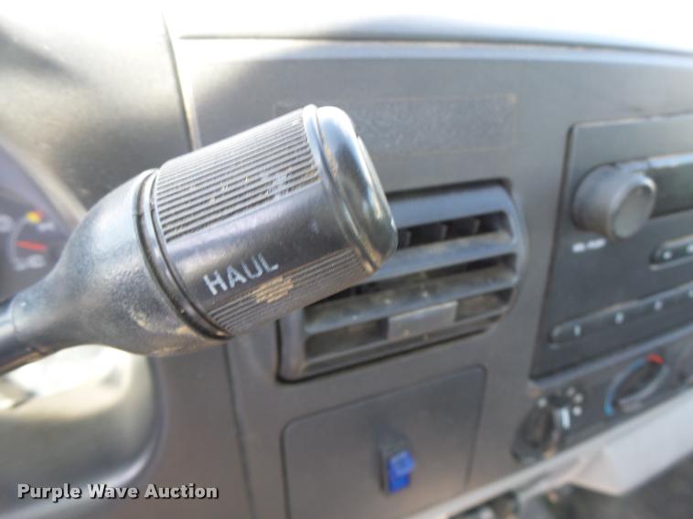 image for item DA3468 2006 Ford F350 Super Duty pickup truck chassis