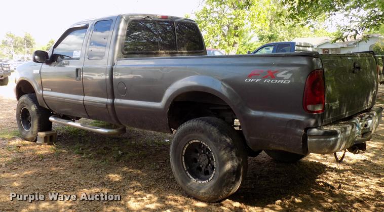 image for item DA6073 2003 Ford F250 Super Duty SuperCab pickup truck