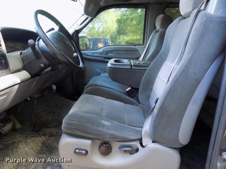 image for item DA6073 2003 Ford F250 Super Duty SuperCab pickup truck