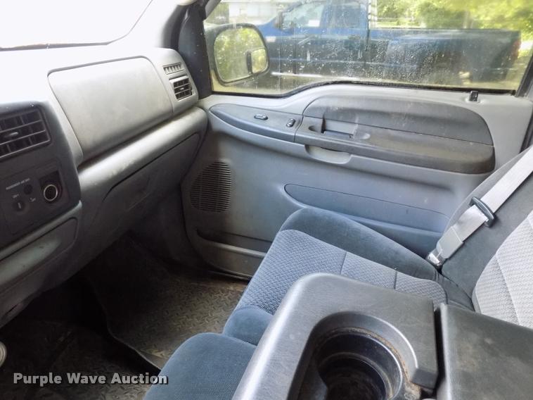 image for item DA6073 2003 Ford F250 Super Duty SuperCab pickup truck