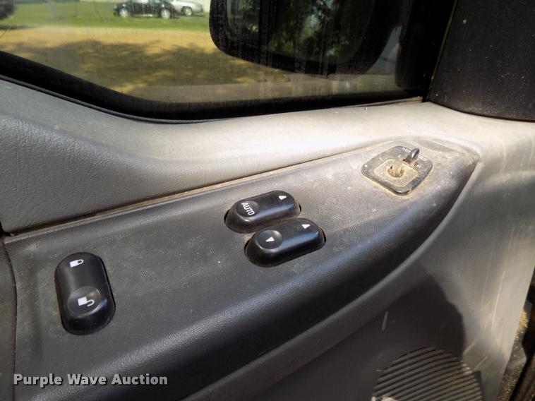 image for item DA6073 2003 Ford F250 Super Duty SuperCab pickup truck