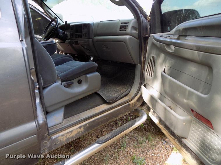 image for item DA6073 2003 Ford F250 Super Duty SuperCab pickup truck