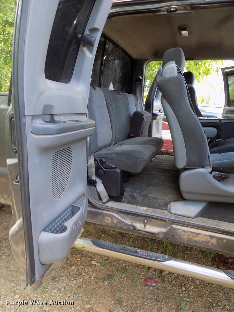 image for item DA6073 2003 Ford F250 Super Duty SuperCab pickup truck